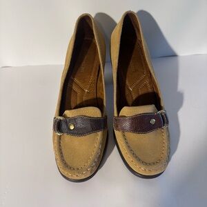 SOLD. Naturalizer Tan and Brown Flats with Moccasin Design